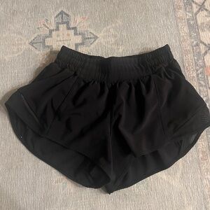 Lululemon Hotty Hot shorts | size 4 | 2.5in inseam